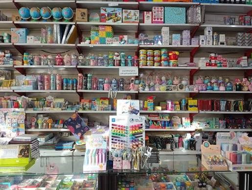 بهترین لوازمفروشیهای هنری در کرج برای هنرجویان نقاشی